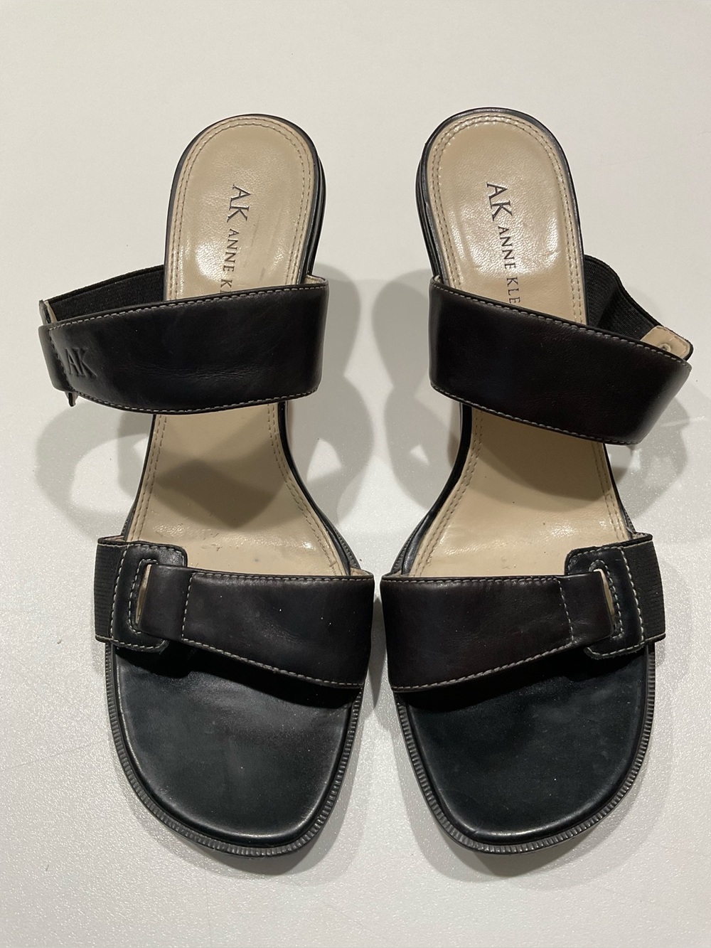 🍏 AK Women’s Black Leather Heeled Slightly Stretchable Sandals, Size 8M
